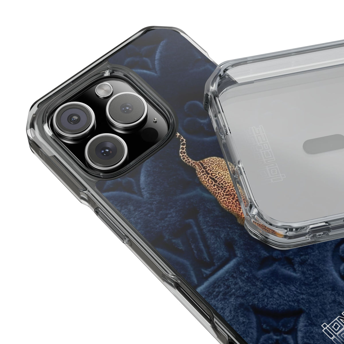 Coque Velours monogrammé bleu avec accent léopard
